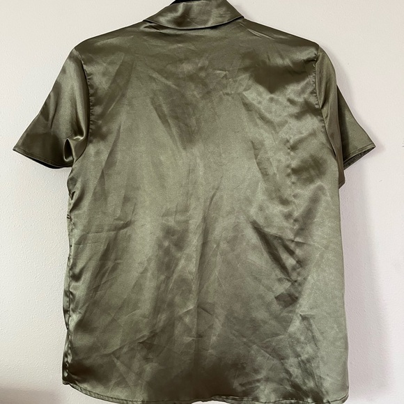 Green button up! - Picture 2 of 3